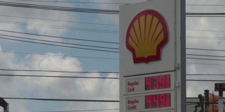 Graphic: Track U.S. and state gas prices